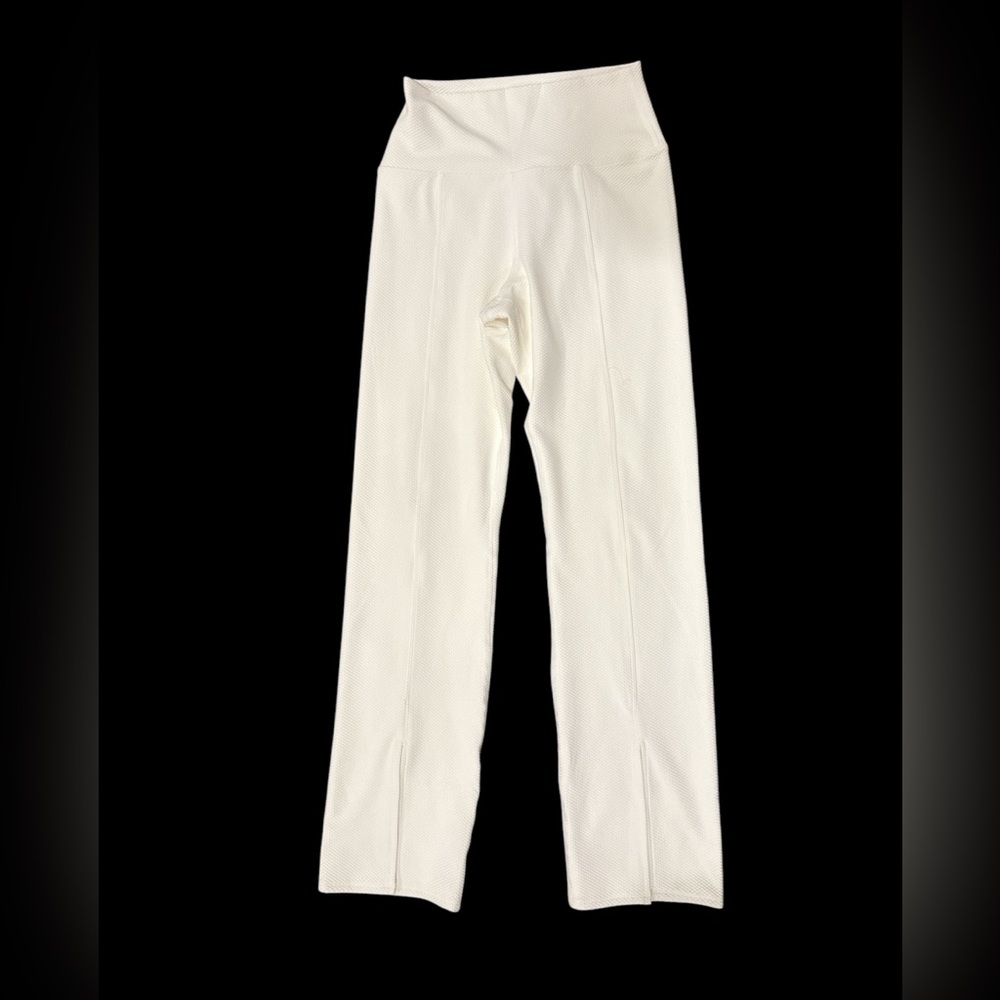Beachriot Alani waffle leggings with a slim flare size large